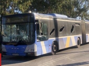 Αρτέμιδα: «Έσπαγε το λεωφορείο με μένος και φώναζε ότι θα σκοτώσει κόσμο» – Τι λέει ο οδηγός