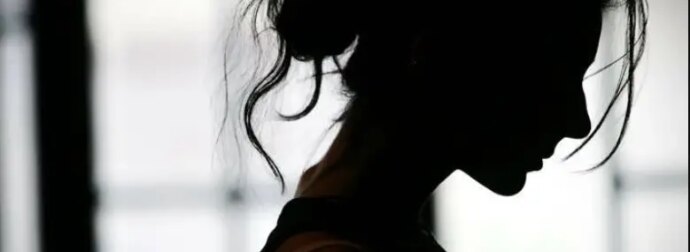 Είμαι ερωτευμένη με το γείτονά μου και ξέρω ότι δεν περνάει καλά στο γάμο του. Πώς να τον «πάρω» απ’ τη γυναίκα του;