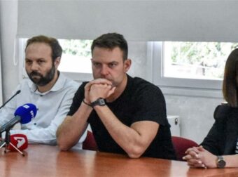 Στέφανος Κασσελάκης: Νέες βολές κατά της κυβέρνησης – «Θα λογοδοτήσουν όσοι σπατάλησαν χρήματα του λαού» (video)