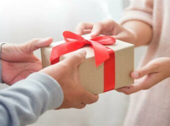 Τι δώρα να πάρετε τα Χριστούγεννα ανάλογα με το ζώδιο