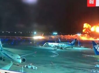 Απανωτά χτυπήματα στην Ιαπωνία: Στις φλόγες αεροσκάφος της Japan Airlines στο αεροδρόμιο του Τόκιο (video)