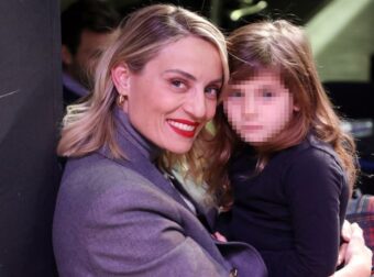 Ελεονώρα Μελέτη: Γιορτινή θαλπωρή στο σπίτι της με την κόρη της Αλεξάνδρα