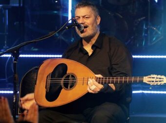 Μανώλης Κονταρός: «Η γυναίκα μου μού τα “χώνει”, γιατί παράτησα τις θεραπείες και ξανακάθισα στο καροτσάκι»