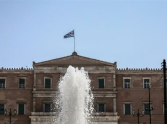 Μαρτυρίες «καίνε» τον 35χρονο αστυνομικό της Βουλής που αφέθηκε ελεύθερος – «Είμαι θύμα της επικαιρότητας»
