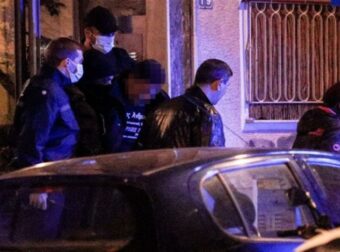 Γυναικοκτονία στους Αμπελόκηπους: Ομολόγησε ο 39χρονος – Την έπνιξε με τα χέρια του ενώ τα παιδιά τους κοιμούνταν