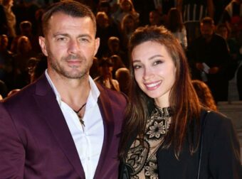 Γιώργος Αγγελόπουλος – Δήμητρα Βαμβακούση: Καρέ – καρέ ολόκληρη η βάπτιση της κόρης τους (Βίντεο)
