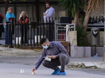 Γλυφάδα: Ξεκαθάρισμα λογαριασμών πίσω από τη μαφιόζικη επίθεση – Γνώριζαν οι Αρχές τους προηγούμενους φόνους αλλά… τους άφησαν να στήσουν άνετοι την ενέδρα