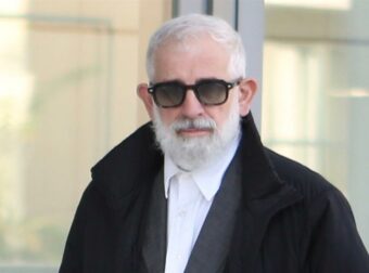 Πέτρος Φιλιππίδης: Με κρίσεις πανικού και κλάματα στο δικαστήριο η δεύτερη καταγγέλουσα