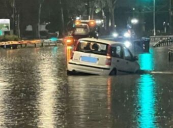 Γιατί πλημμυρίζει συνεχώς η Ποσειδώνος: «Θα χρειαστούν 2 χρόνια για να λυθεί το πρόβλημα»