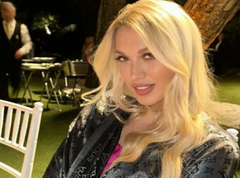 Κωνσταντίνα Σπυροπούλου: Με τον μικρό Βασίλη σε άκρως γιορτινή διάθεση