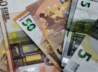 Από την αύξηση μισθών και συντάξεων μέχρι τα επιδόματα και τη μειωμένη φορολογία: Ο πλήρης «χάρτης» του 2025