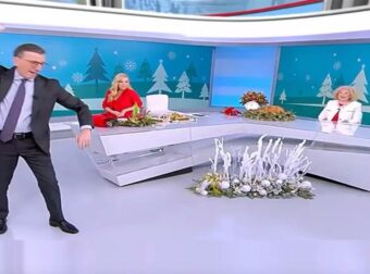 O Άρης Πορτοσάλτε έσπασε το ρόδι στο πλατό του Σκάι και απέσπασε το χειροκρότημα της Μαρίας Αναστασοπούλου