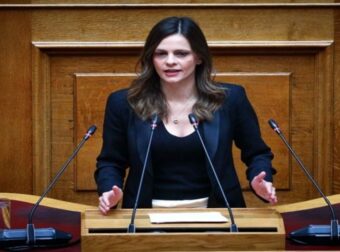 Έφη Αχτσιόγλου: Σε νοσοκομείο του εξωτερικού έπειτα από πρόβλημα υγείας