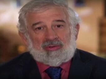 «Ο Πέτρος Φιλιππίδης έχει τον Θεό και τον Δαίμονα μέσα του»