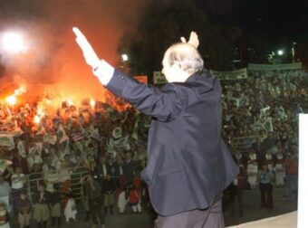 «Είχαμε σταματήσει σε 23 χωριά κι έπινε ρακή»: Η άγνωστη πλευρά του Κώστα Σημίτη