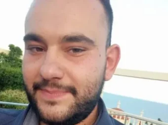 Σοκ στο Αγρίνιο: Από τι πέθανε ο 28χρονος Δημήτρης Κρικώνης την Πρωτοχρονιά. Τον βρήκαν στην τουαλέτα