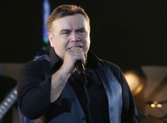 Μανώλης Λιδάκης: «Έπεσε για ύπνο και δεν ξύπνησε» – Σπαράζει ο αδερφός του, Γιάννης