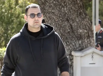 Χρήστος Κούγιας σε Σπύρο Μπιμπίλα – «Όταν παίρνετε τα λεφτά θα κοιτάτε δύο παιδιά που έχουν χάσει τον μπαμπά τους»