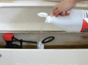 Ρίξτε ξύδι στο καζανάκι της τουαλέτας και θα εκπλαγείτε – Δεν μας τα λέει κανείς αυτά