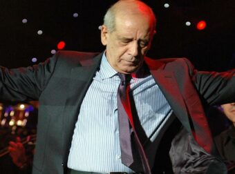 Δημήτρης Μητροπάνος – Ρίγη συγκίνησης με το τελευταίο του ζεϊμπέκικο μόλις 17 μέρες πριν φύγει από τη ζωή