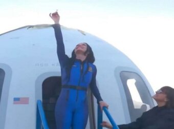Άρχισαν οι θεωρίες συνωμοσίας για την… γυναίκα πτήση στο διάσημα – «Αυτή δεν ήταν η Κέιτι Πέρι»!