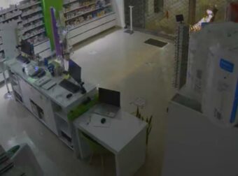 Στα χέρια της ΕΛ.ΑΣ σπείρα που είχε «ρημάξει» τη Σαλαμίνα – Είχαν εισβάλει με αυτοκίνητο σε φαρμακείο