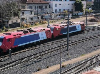 Και οι… ένδοξες μέρες συνεχίζονται στο σιδηρόδρομο: Ακινητοποιήθηκε αμαξοστοιχία λόγω ηλεκτρικής βλάβης