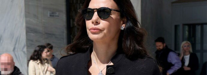Εύη Βατίδου: «Η σκέψη τρέχει σε όσους λείπουν» – Συγκινεί η ανάρτησή της από την εκκλησία