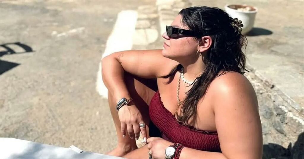 Δανάη Μπάρκα: Ζωάρα μετά το «κόψιμο» του Πάμε Δανάη – Ξέγνοιαστες στιγμές δίπλα στη θάλασσα