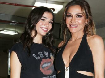 Δέσποινα Βανδή – Μελίνα Νικολαΐδη: Μαμά και κόρη τραγούδησαν μαζί στη Θεσσαλονίκη
