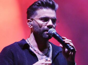 Θοδωρής Μαραντίνης για Eurovision: «Έχουμε σοβαρότερα προβλήματα από τις σημαίες της ΛΟΑΤΚΙ κοινότητας»