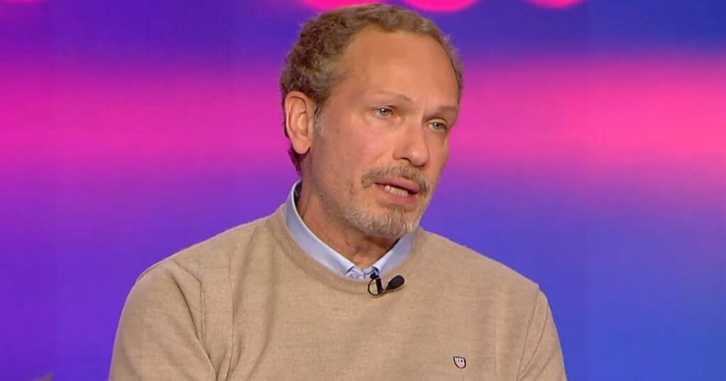 Βασίλης Κούκουρας: «Δεν μπορώ να φτύσω το “Κωνσταντίνου & Ελένης”, όμως οι δυνατότητές μου είναι πιο μπροστά»