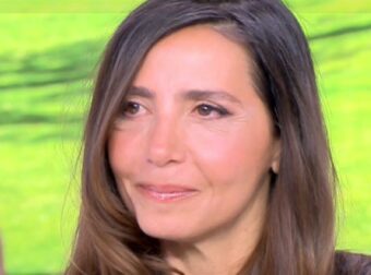 Αίθρα Λυκουρέζου: Η σχέση της με τους γονείς της, οι εξαρτήσεις και η απιστία του πατέρα της