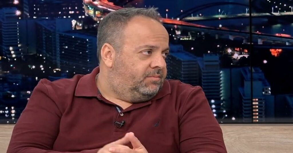 Τέμπη: Σε έξαλλη κατάσταση ο Γενηδουνιάς μετά την απόλυσή του – «Τη βρήκα θυροκολλημένη»