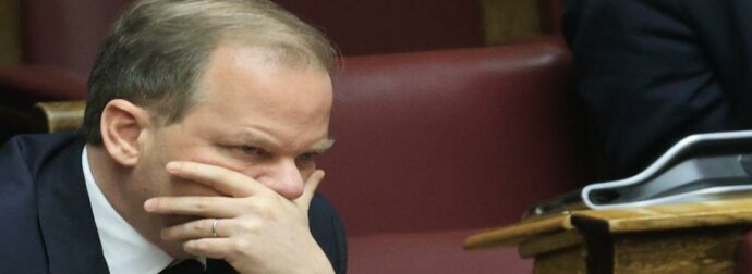 Στη Βουλή η δικογραφία για τα Τέμπη: Αυτά είναι τα έγγραφα που «καίνε» τον Καραμανλή