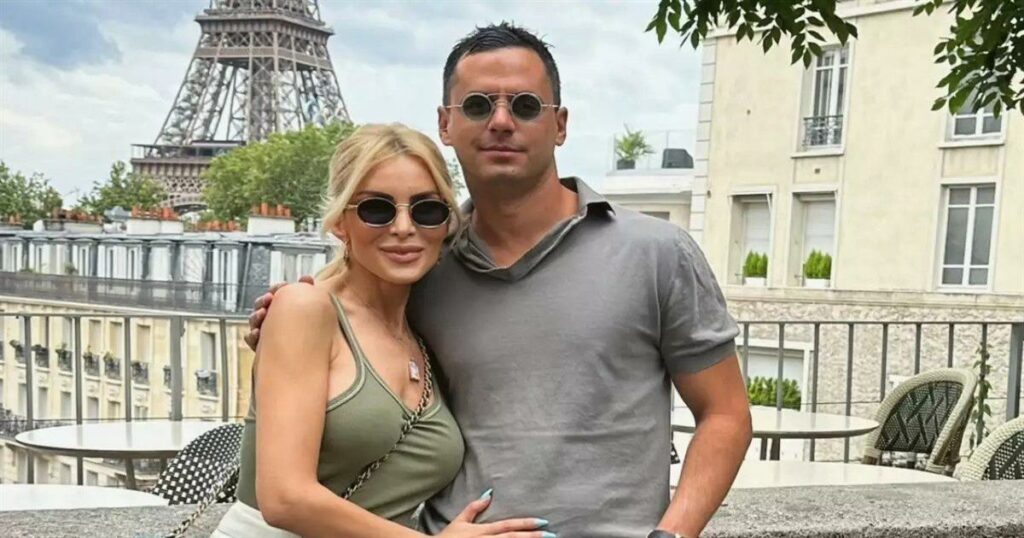 Παντρεύεται η Κατερίνα Καινούργιου τον Παναγιώτη Κουτσουμπή – Η φωτογραφία με το μονόπετρο