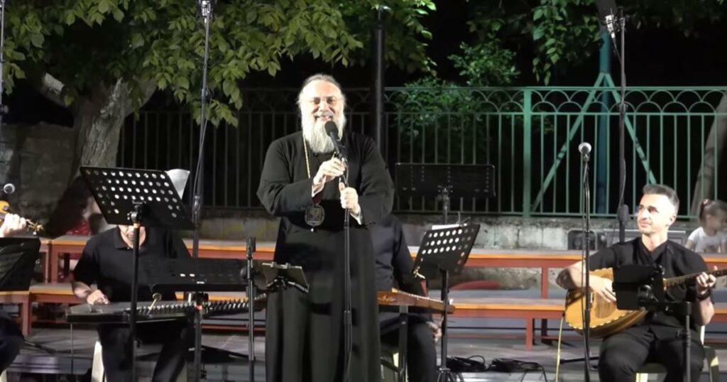 Μητροπολίτης Τρίκκης Χρυσόστομος: Τραγούδησε και συνεπήρε τα πλήθη