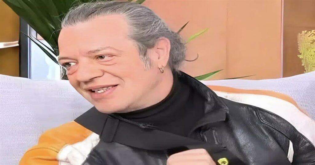 Γιάννης Τσορτέκης: Στο νοσοκομείο εσπευσμένα ο ηθοποιός – Αναβλήθηκαν οι παραστάσεις του