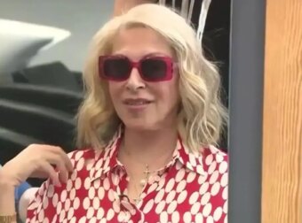 Έφη Σαρρή: «Σε έναν άντρα κοιτάω πρώτα τα δόντια του, σαν τα άλογα»