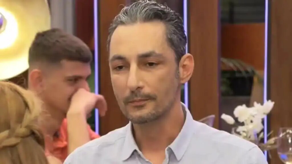 Συγκλονίζει διαγωνιζόμενος του First Dates: «Σε εγχείρηση μου έβγαλαν το ένα τρίτο από το μυαλό, η βραχυπρόθεσμη μνήμη μου έχει χαθεί»