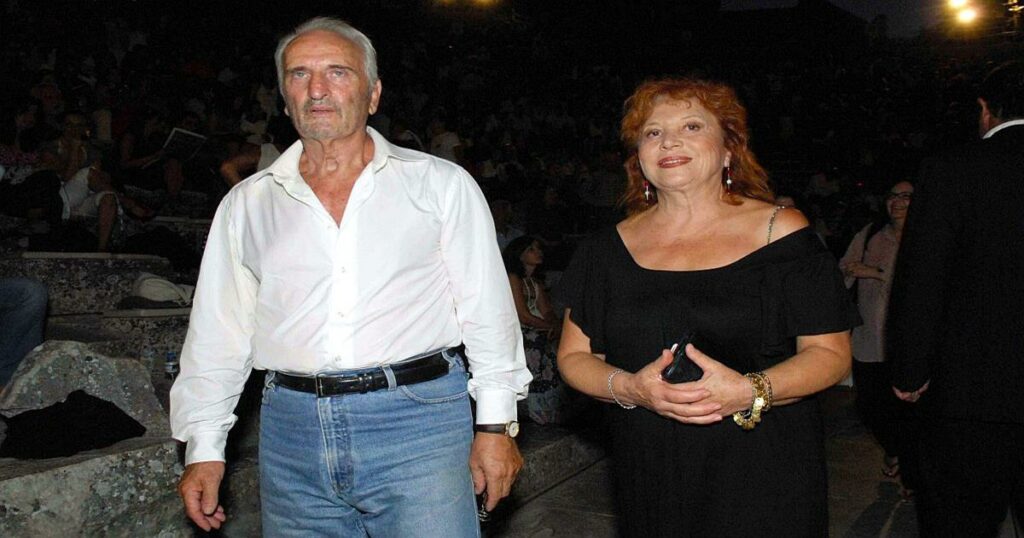 Νικήτας Τσακίρογλου για την σύζυγό του, Χρυσούλα Διαβάτη: «Βρίσκομαι κοντά της από χρέος και όχι από παρηγοριά»