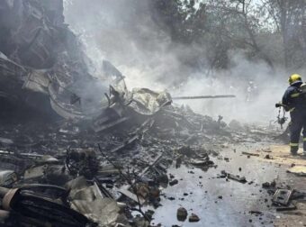 «Είναι σχεδόν ανεξήγητο» – Τι λέει ειδικός για τον μοναδικό επιζώντα από την αεροπορική τραγωδία στην Ινδία