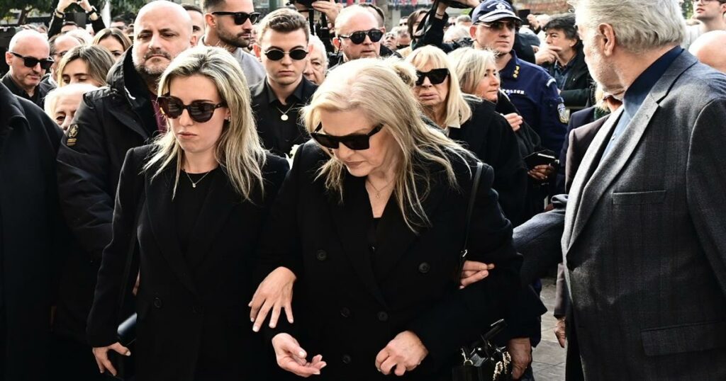 «Χείμαρρος» η Ευαγγελία Δομάζου: Αυτό το κάνει η Πόπη και η μητέρα της, εμείς δε θα εμπορευτούμε τον μπαμπά μας