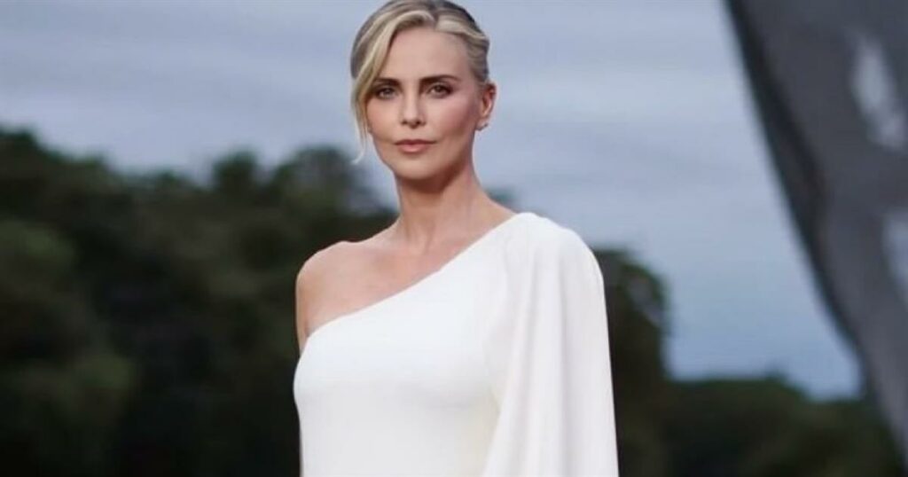 Charlize Theron: «Κοιμήθηκα με έναν 26χρονο και ήταν απίστευτο»