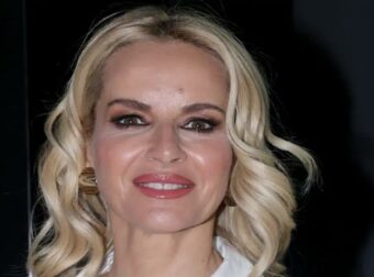 Xαμός με την Μαρία Μπεκατώρου – Πόζαρε για πρώτη φορά φέτος με μαγιό σε πισίνα στο Πήλιο – Το σχόλιο για τα δάκτυλα των ποδιών της