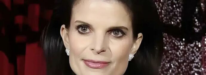 “ΓΙΑΤΙ ΚΟΠΕΛΑ ΜΟΥ;” ΑΓΝΩΡΙΣΤΗ Η ΑΘΗΝΑ ΩΝΑΣΗ – ΚΡΑΤΟΥΣΕ ΣΤΑ ΧΕΡΙΑ ΤΗΣ ΤΟ…