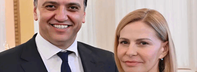 Έλαμψαν Τζένη Μπαλατσινού και Βασίλης Κικίλιας στα Θεοφάνεια στο λιμάνι του Πειραιά με τον γιο τους, Παναγιώτη – Αντώνιο