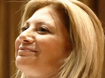 Στο πλευρό της Μαρίας Καρυστιανού ο πιο πλούσιος Έλληνας βουλευτής