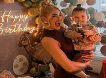 Ιωάννα Τούνη: Η αρρώστια πέρασε και επιτέλους έγινε το πάρτι του Πάρη με τούρτα ηφαίστειο!