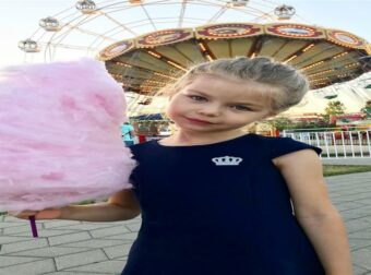 Σαν άγγελος με γαλάζια μάτια: Το πιο όμορφο κοριτσάκι του κόσμου έγινε 12 ετών & ανέβασε υπέροχες φωτογραφίες